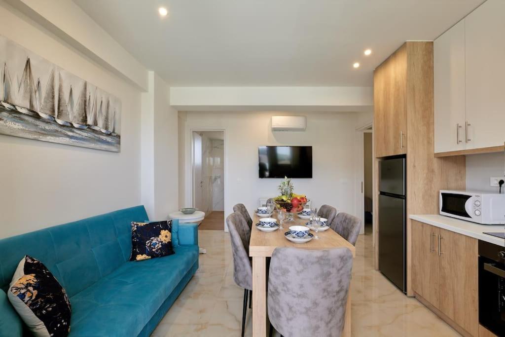 Modern Family apartment Ewa with pool, dining area on Crete coast photo 3