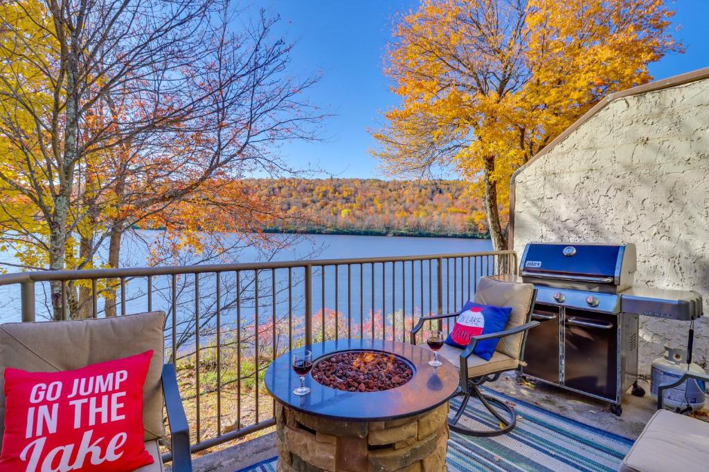 Waterfront Lake Harmony Condo with Ski Slope Views! photo 2