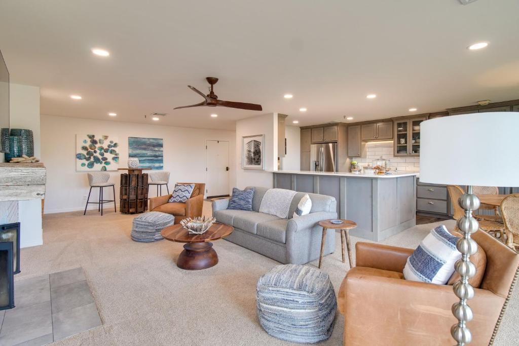 Beautiful Monkey Island Condo Golf, Fish and Boat!
