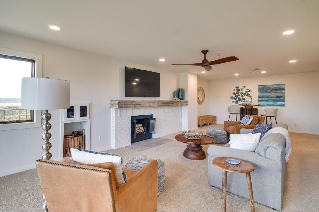 Beautiful Monkey Island Condo Golf, Fish and Boat! photo 4