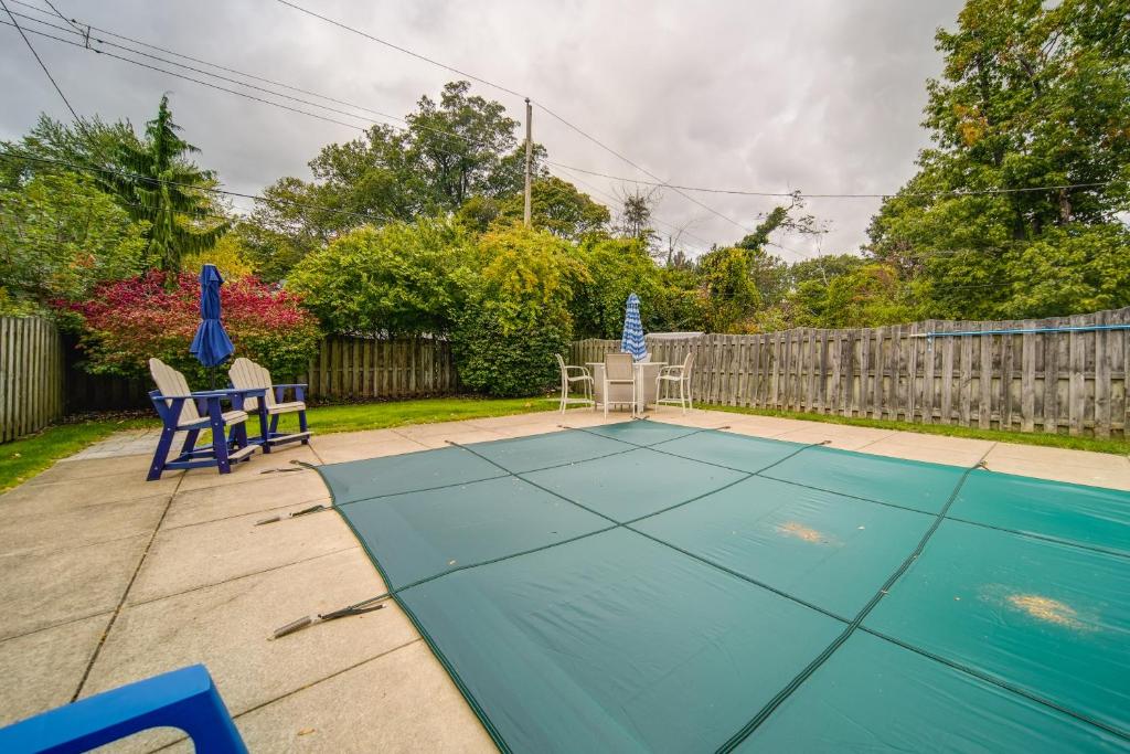 Cozy Erie Vacation Rental with Patio and Seasonal Pool photo 1