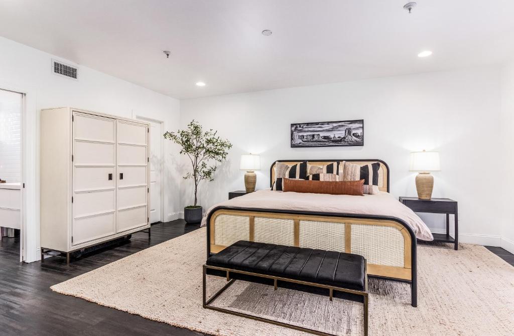 Live Above Shops and Restaurants in Oldtown Scottsdale image