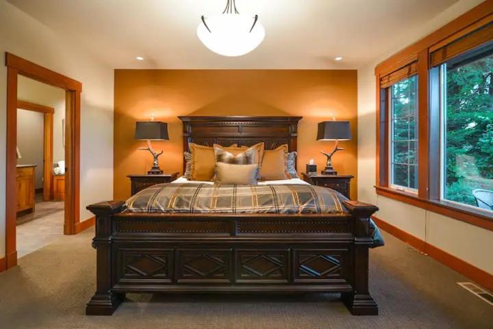 Fairway Haven, Spacious Lodge for 14 with Main House and Apartment on the Golf Course photo 2
