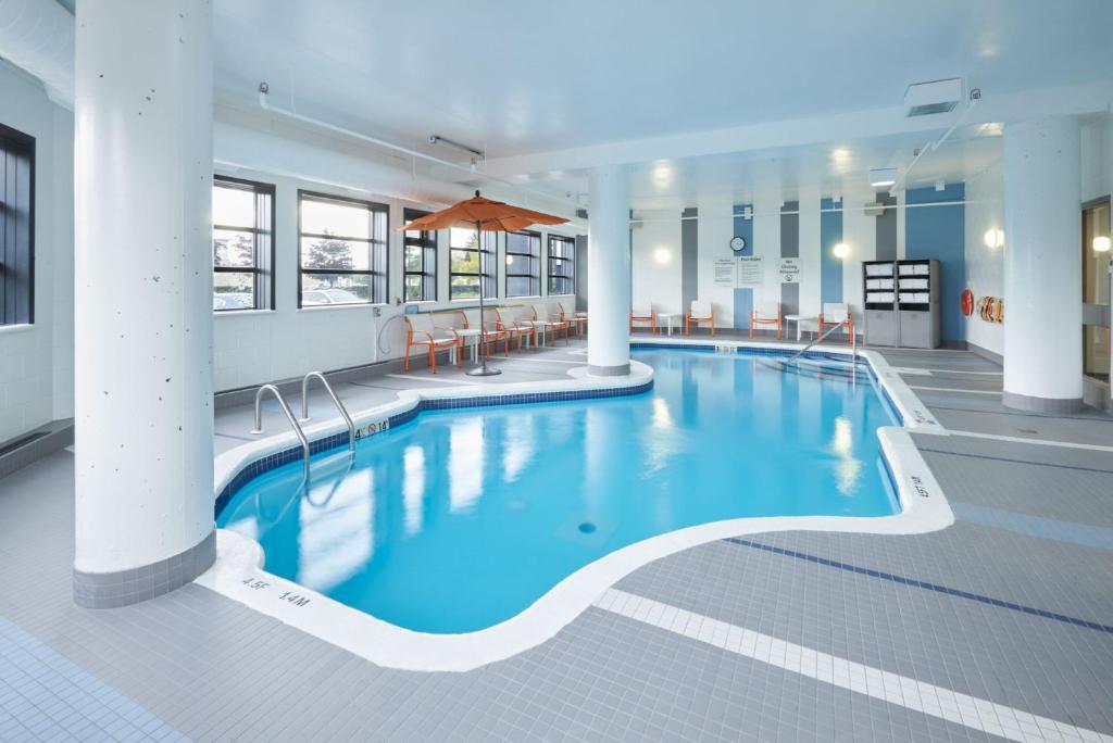 Holiday Inn & Suites Ottawa Kanata, an IHG Hotel photo 2