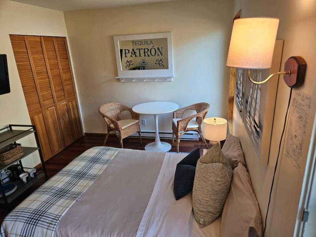 Pebbly Beach Suite in Snug Cove photo 2