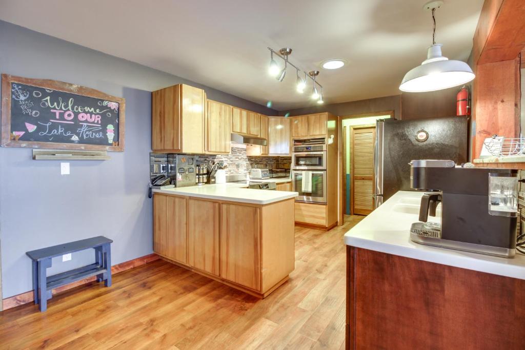 Family-Friendly Ottertail Home on Rush Lake! photo 2