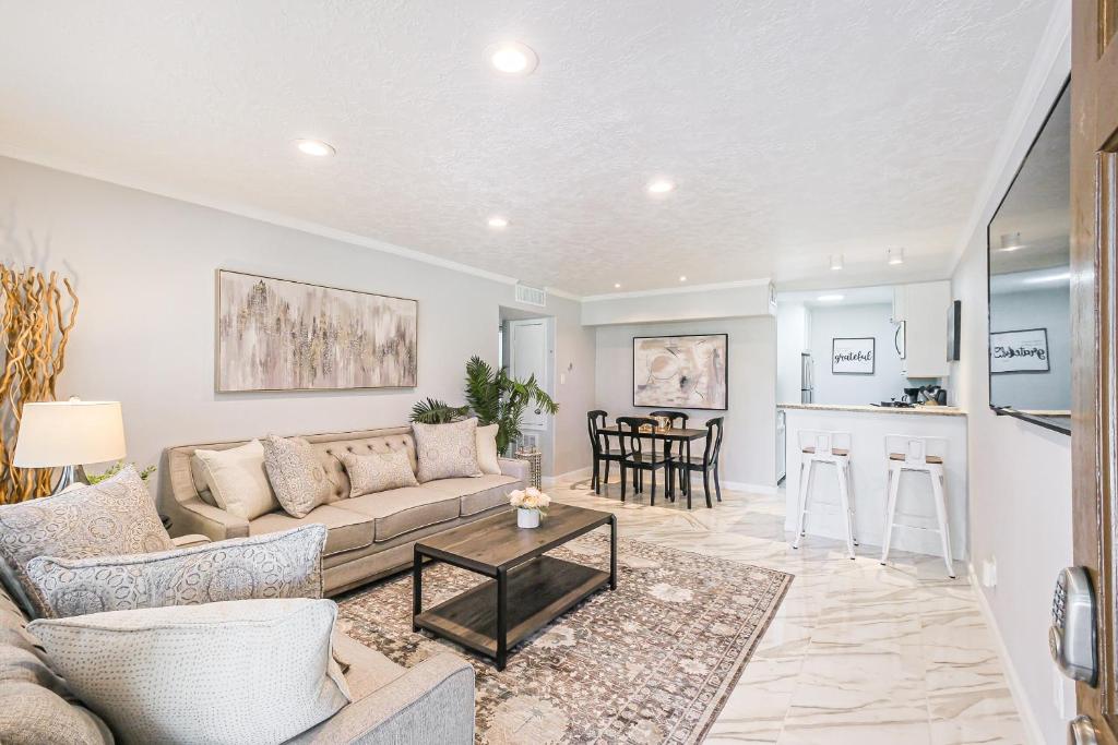 Montrose Houston's Urban Charm image