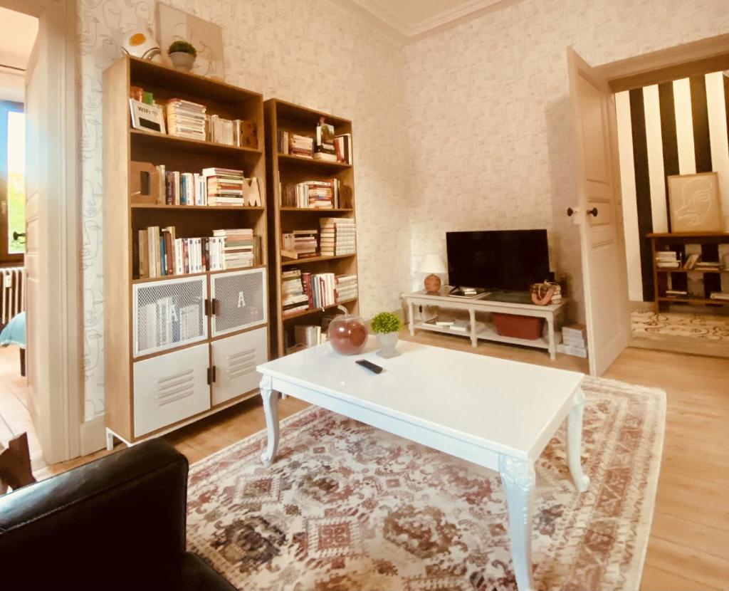 LA MARIEFACTURE - Comme un Livre Ouvert photo 1