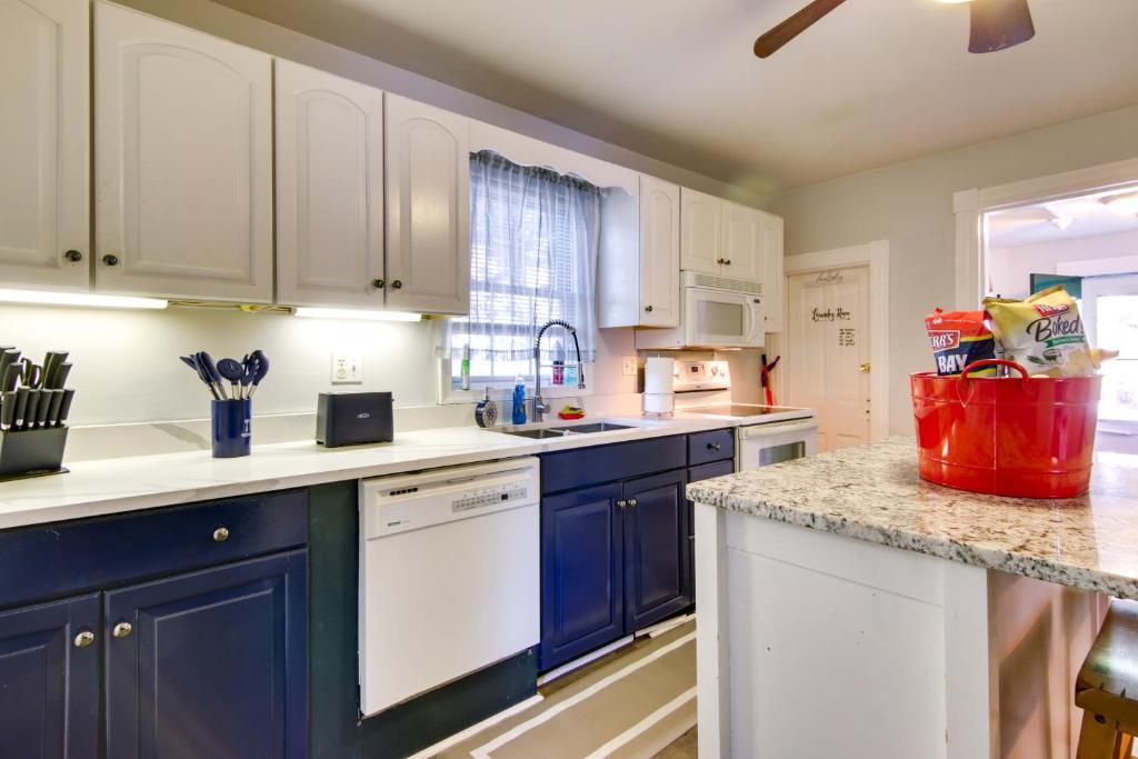 Charming Salisbury Getaway with Grill and Fire Pit! photo 1