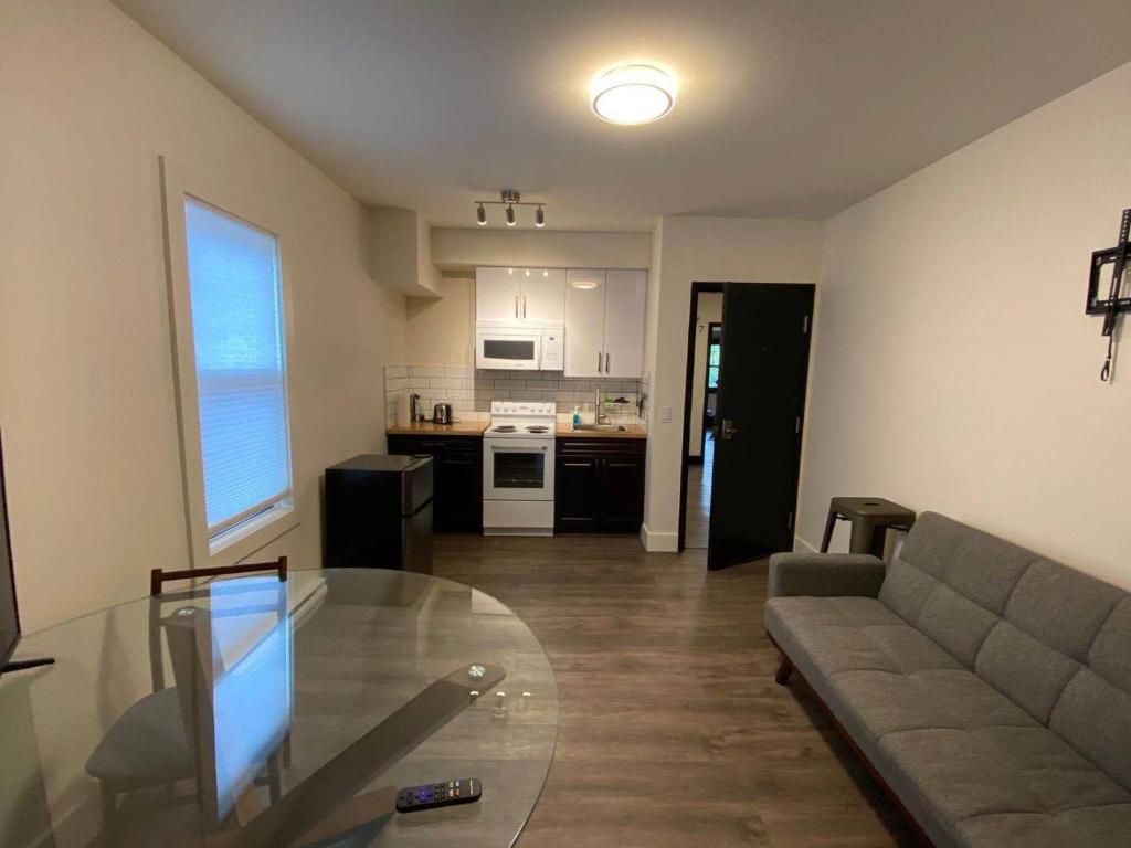Calming 1bedroom Units With Balcony And City View photo 1