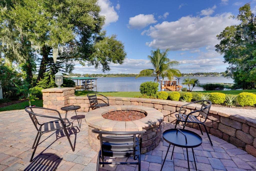 Lakefront Winter Haven Retreat Hot Tub and Patio! photo 1