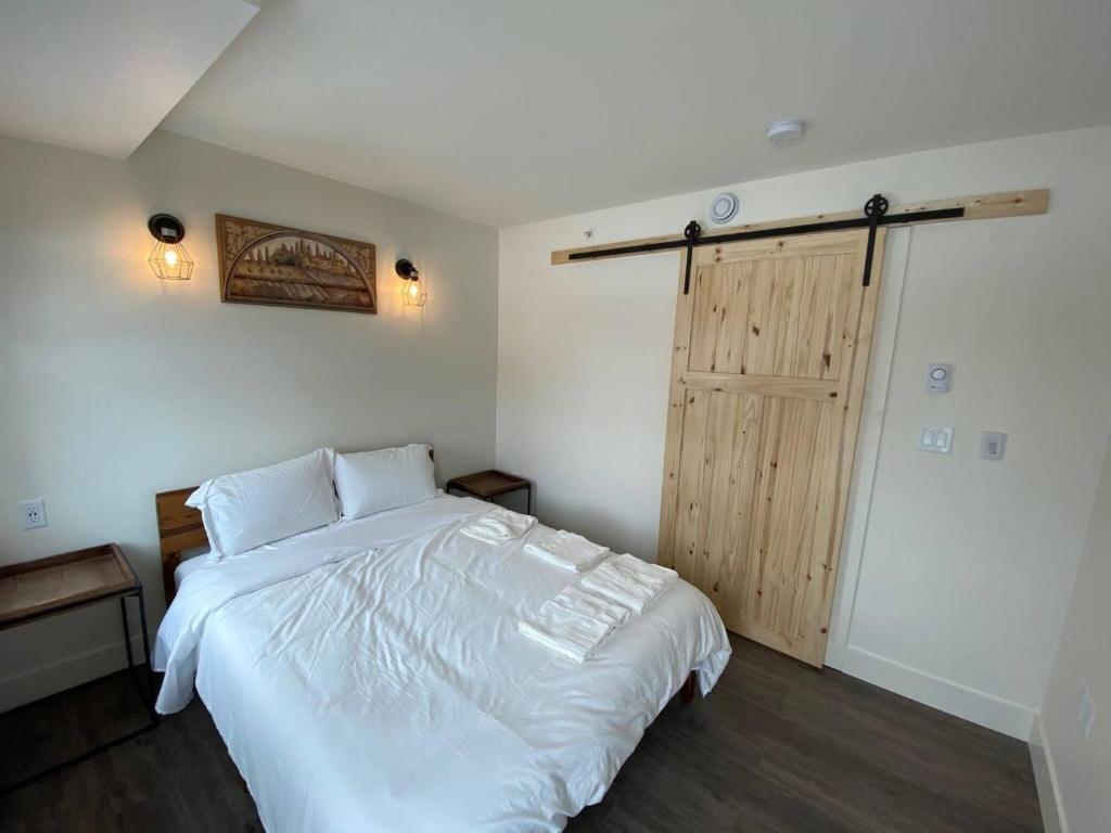 Lovely 1 Bedroom Condo Free Parking And Balcony photo 2