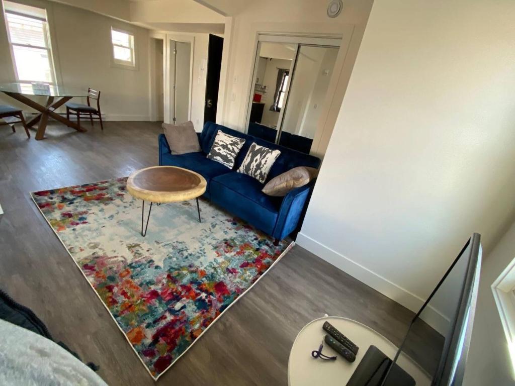 Historical Building 1br 1ba Walk To Rogers Place photo 1