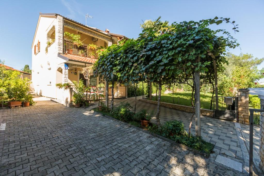 Apartments with a parking space Porec - 2216 photo 1