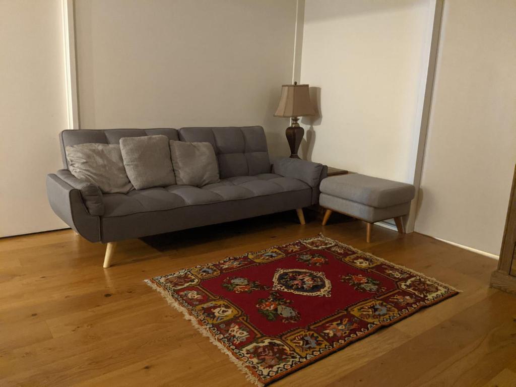 Parkville place photo 2
