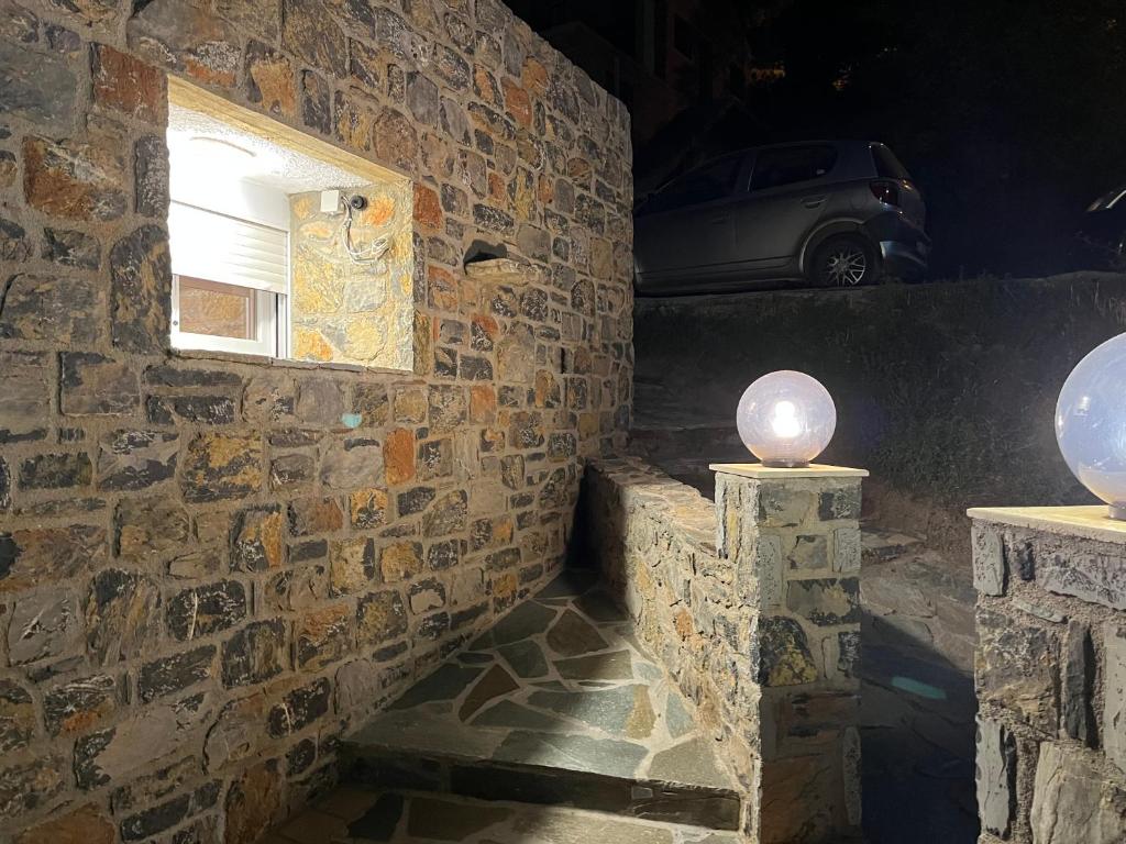 The Small Mountain house photo 2