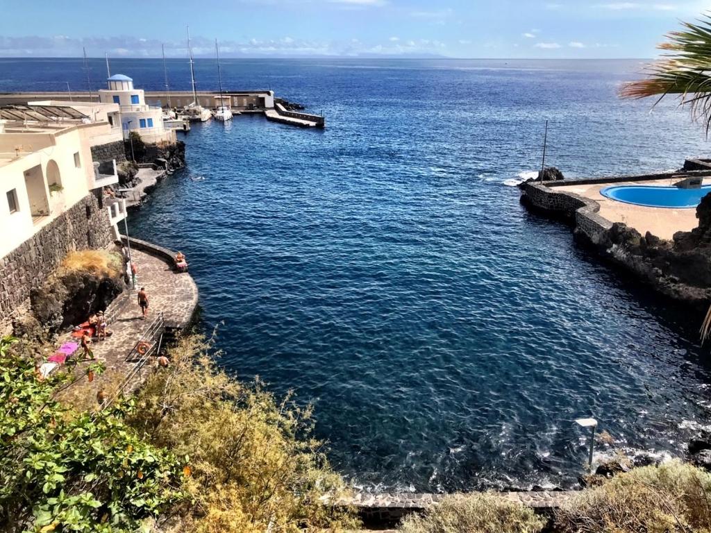Casa Amarilla junto al mar photo 1
