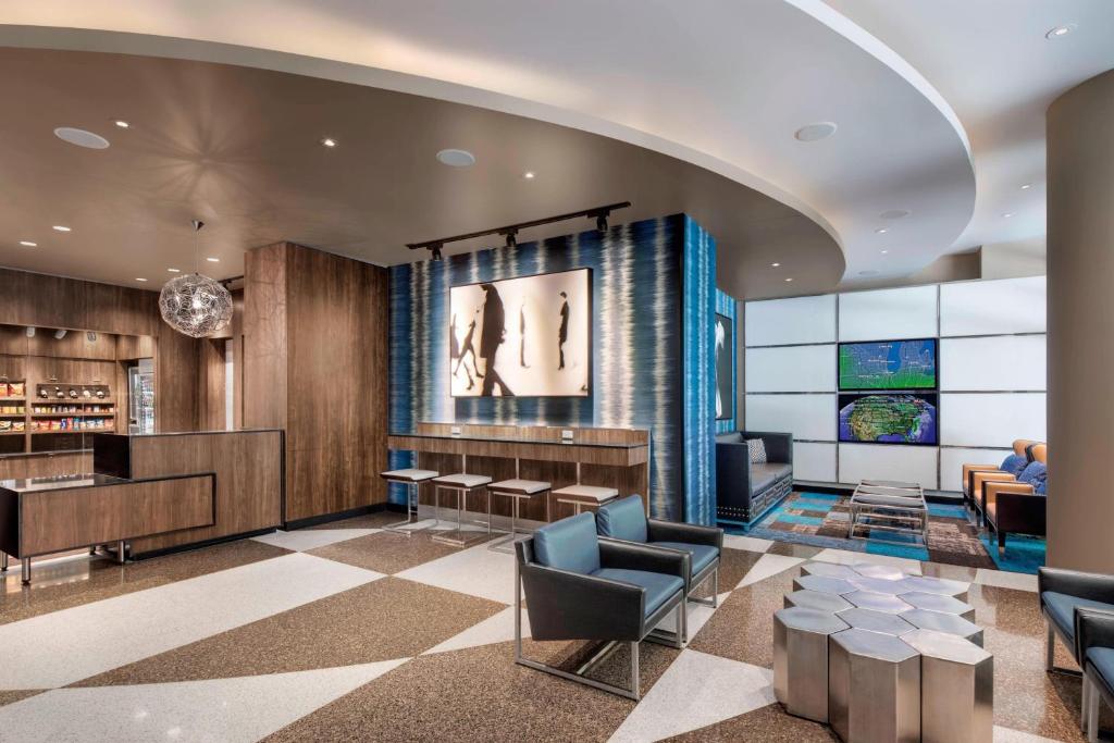 Fairfield Inn & Suites Chicago Downtown / Magnificent Mile image