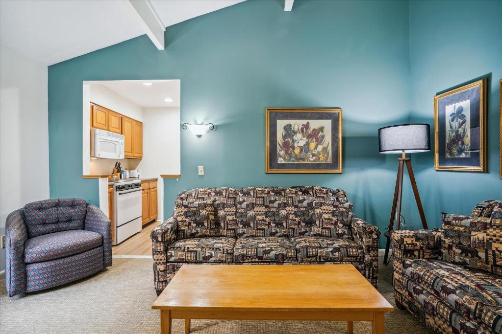 208 Cedarbrook One bedroom Queen Suite image