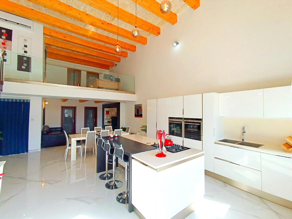 Beautiful large Sea Front Duplex Loft photo 1