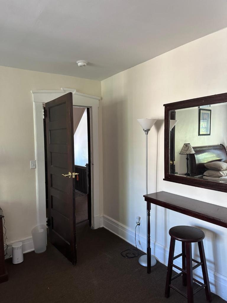 Victorian Palace- Mahogany Room photo 1