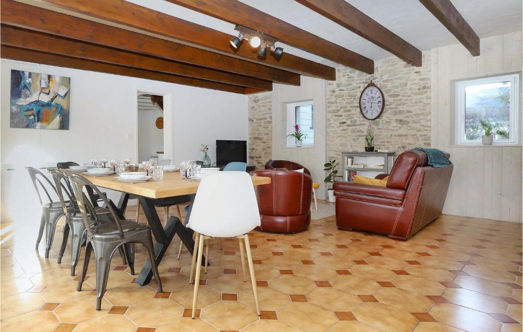 Awesome Home In Frel With Wi-fi photo 3