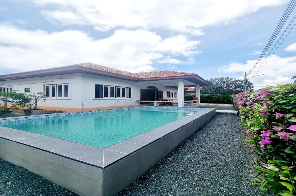 Mae Rampung Beach House Pool Villa photo 1