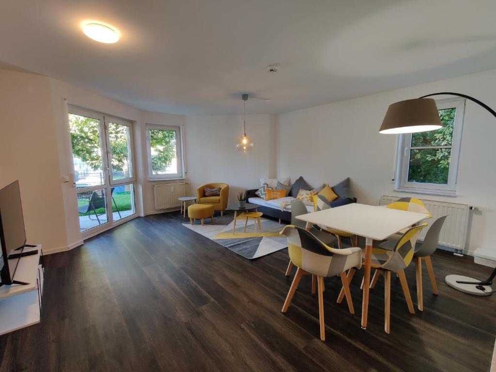85qm, 4 bedroom, parking, King-Bed, Wifi, Netflix