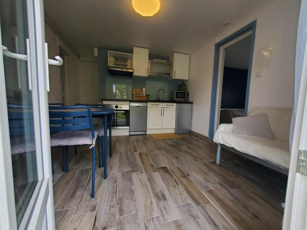 Appart 28m2 avec jardin et parking privés, chambre séparée photo 1