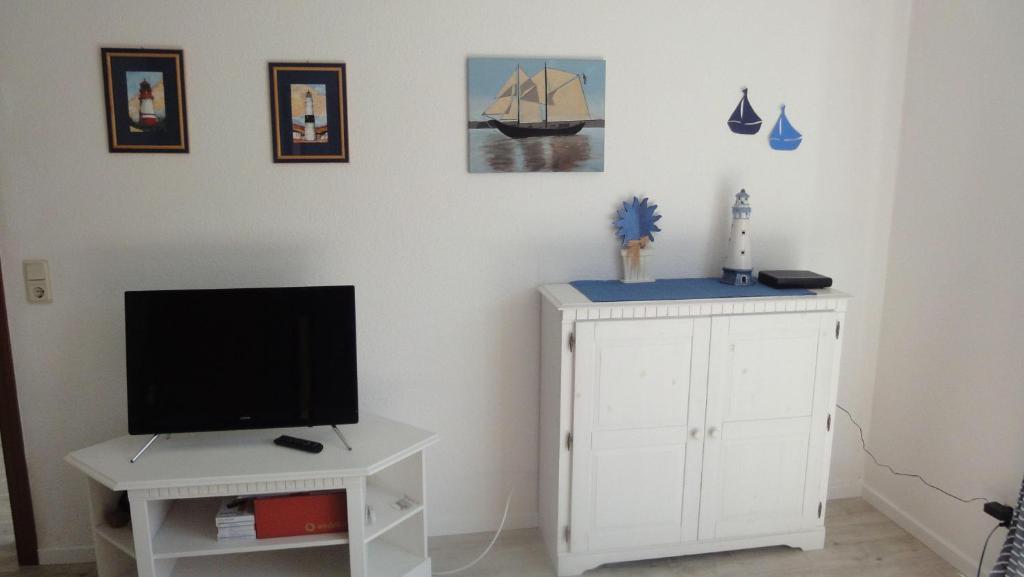 FEWO-bis-2-Pers-inmitten-den-Yachthafens-Ueckermuende-Stettiner-Haff-Ostsee photo 4