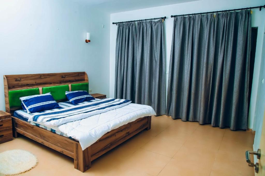 Saint Emmanuel near Kigali Convetion center photo 1