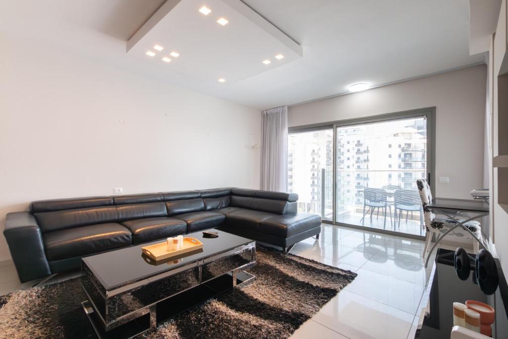 O&O Group - Luxury Tower/parking/Shopping Mall/2BR