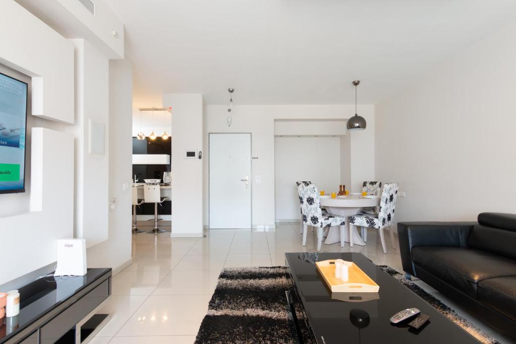 O&O Group - Luxury Tower/parking/Shopping Mall/2BR photo 4