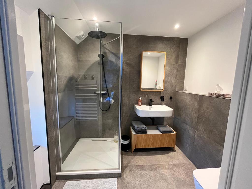 Douceur de vivre en bord de mer - Jacuzzi et cheminée photo 2