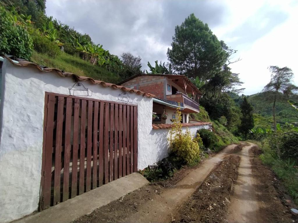 Alojamiento en Jardin Cabaña las Aguilas photo 1