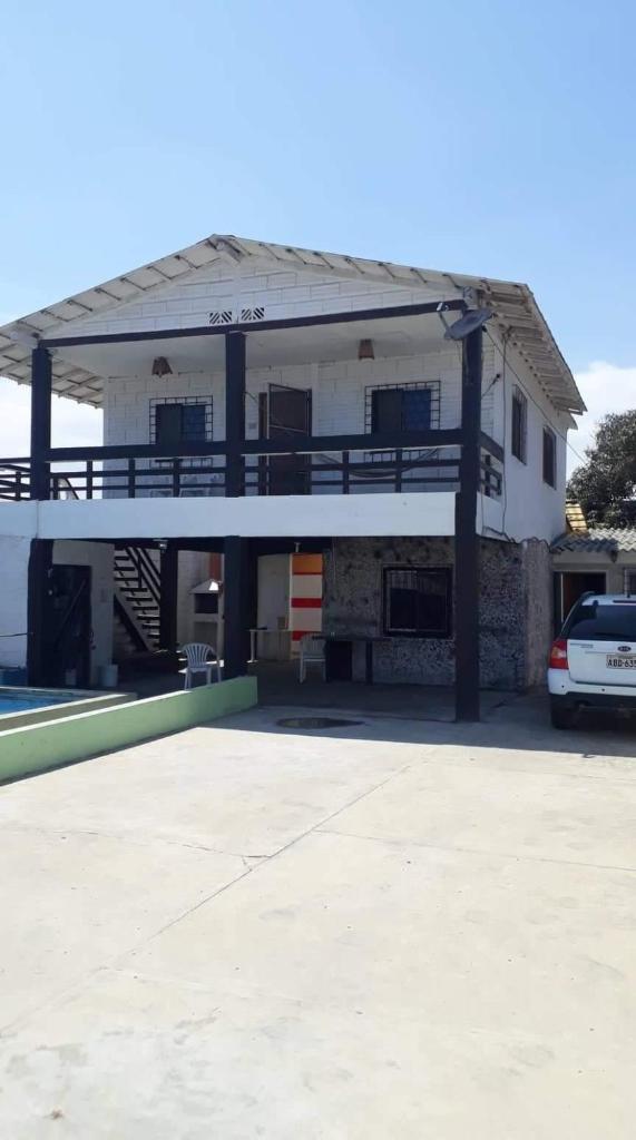 ALQUILO CASA AMOBLADA CON PISCINA