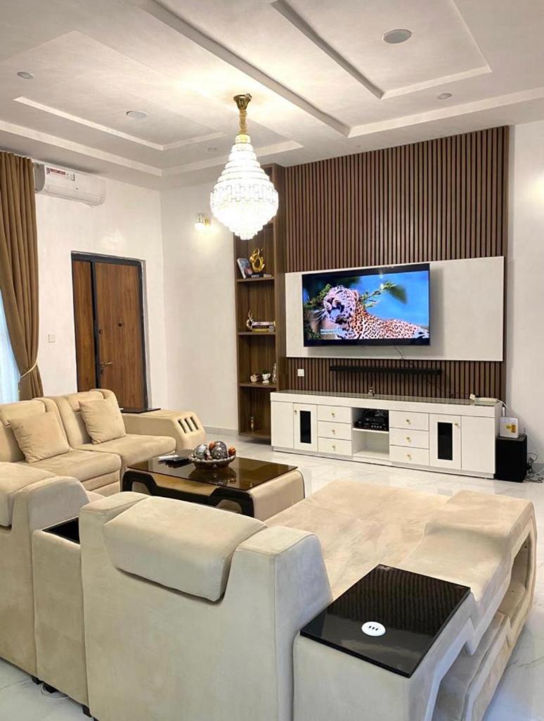 Urban Retreat Luxury Shortlet Apartment Lekki Lagos photo 2