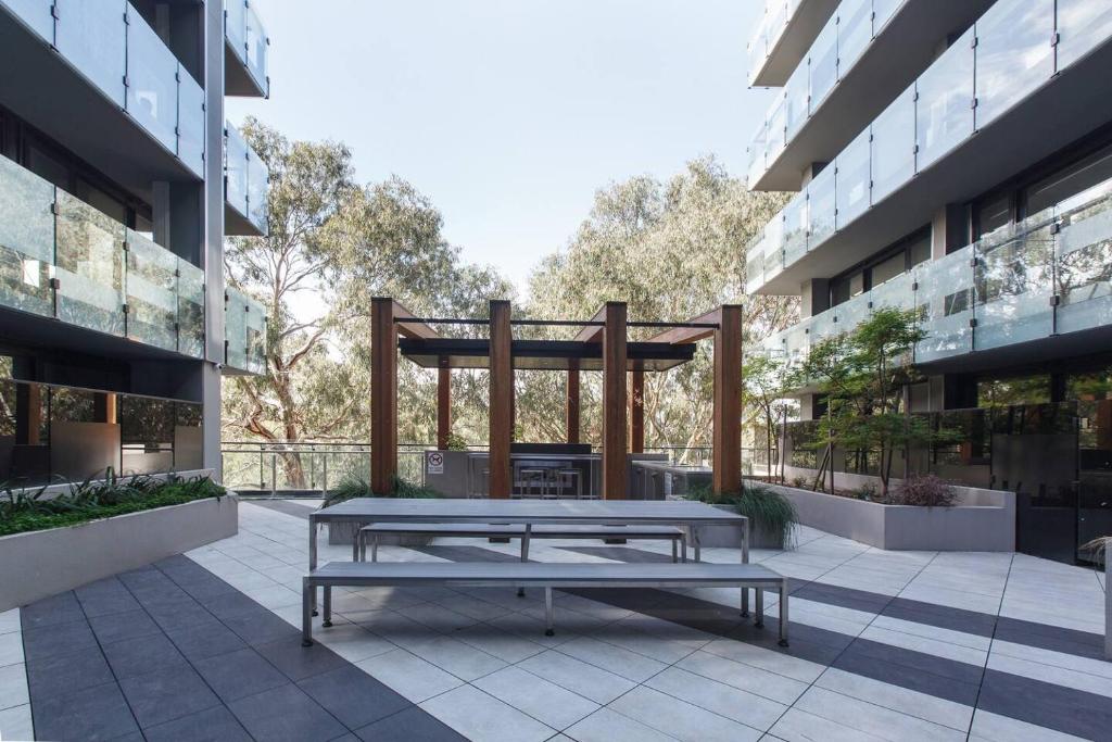Modern and Cosy Parkland Retreat near Yarra River photo 3