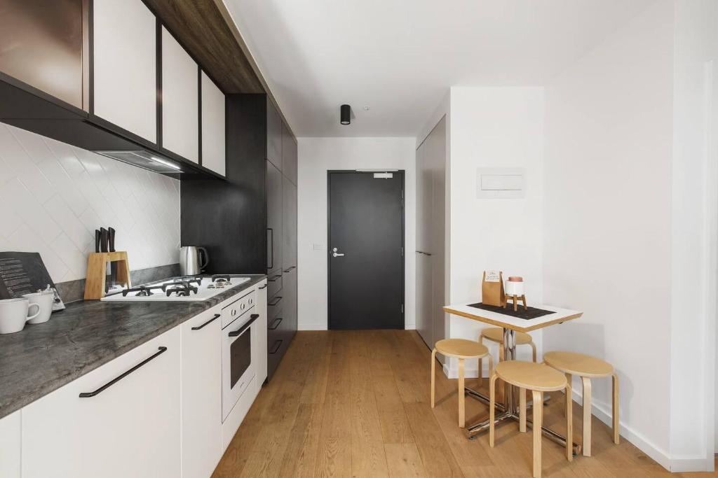Modern and Cosy Parkland Retreat near Yarra River photo 4