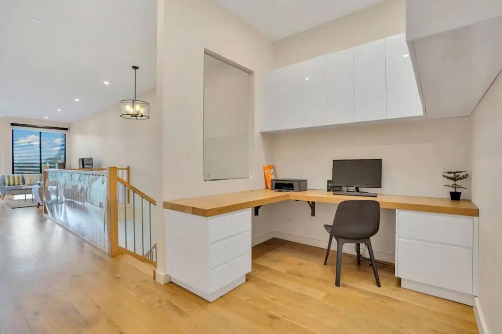 Spacious townhouse photo 1