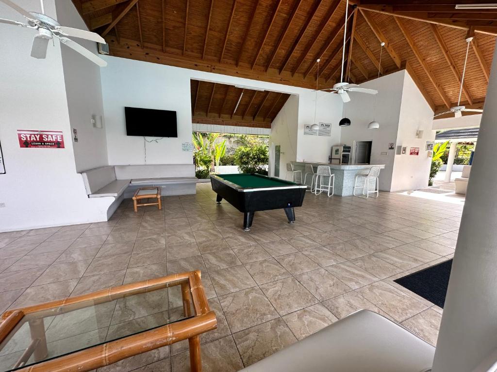 Cool-shade Home at Richmond Estates photo 1