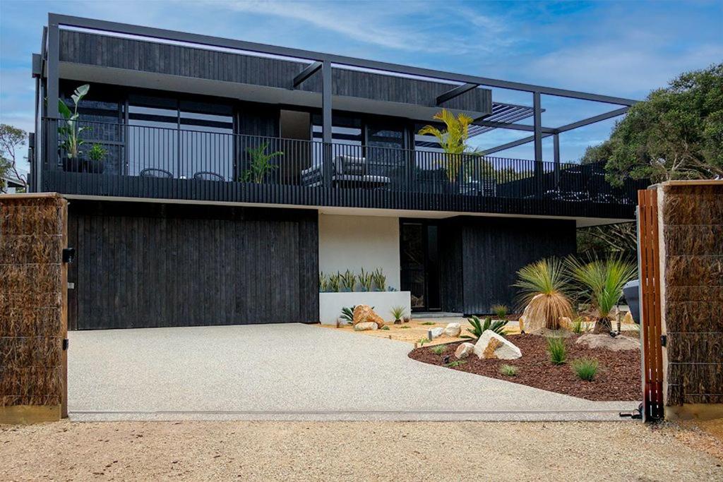 Rye Back Beach Pool House photo 1