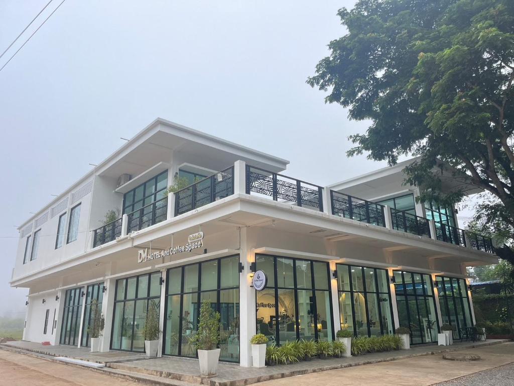 DM Hotel & Cafe photo 1