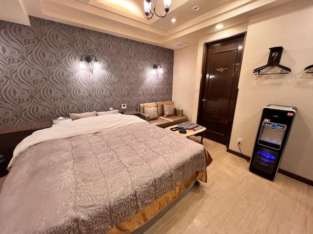 Hotel Crystal Gate Nagoya - Adult Only photo 3