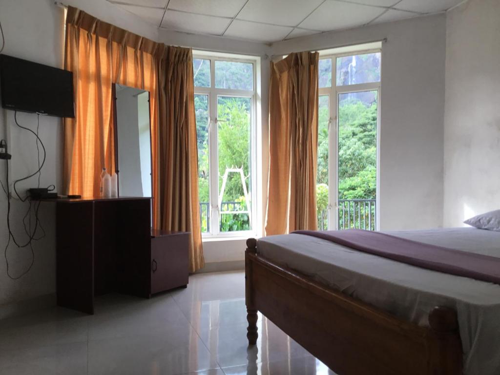 Diyaluma Falls Inn photo 3