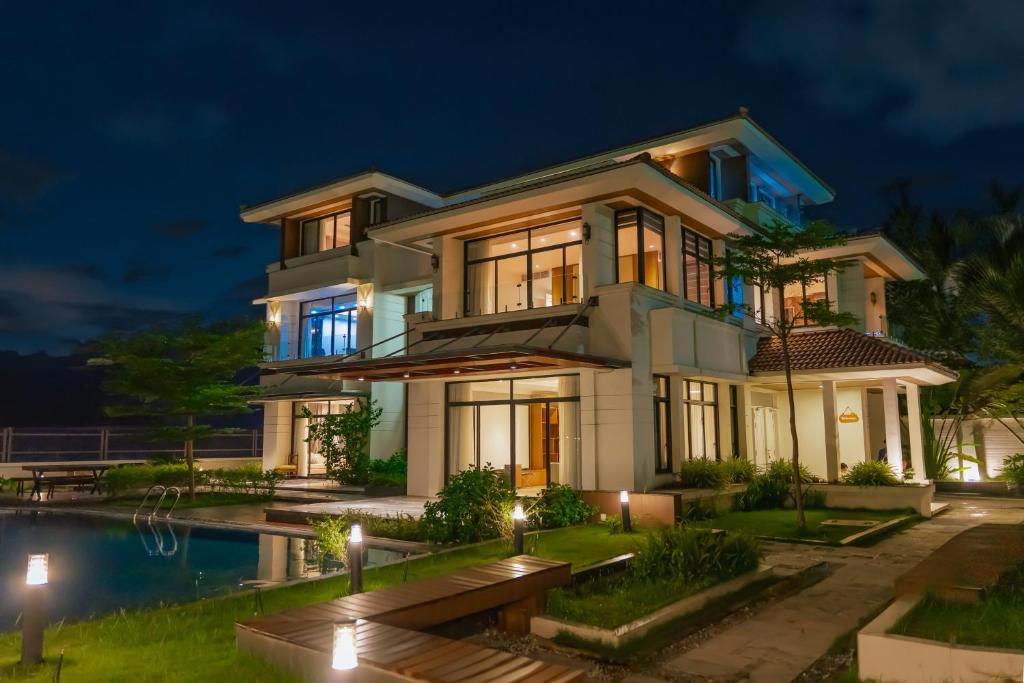 City Bay Apartment - FLC Villas