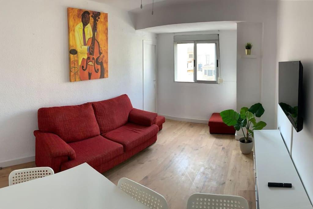 Cozy 3bd near vibrant Valencia photo 2
