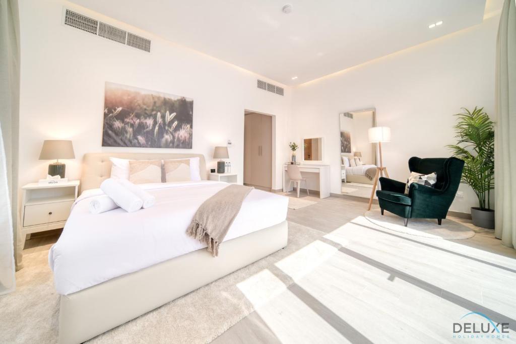 Luxury 4BR Villa with Assistant’s Room Al Dana Island, Fujairah by Deluxe Holiday Homes photo 3
