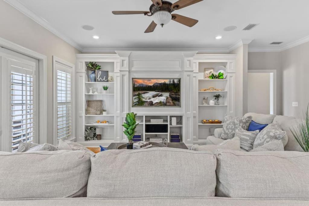 Serene Smart Home, Big Backyard, Family and Friends image