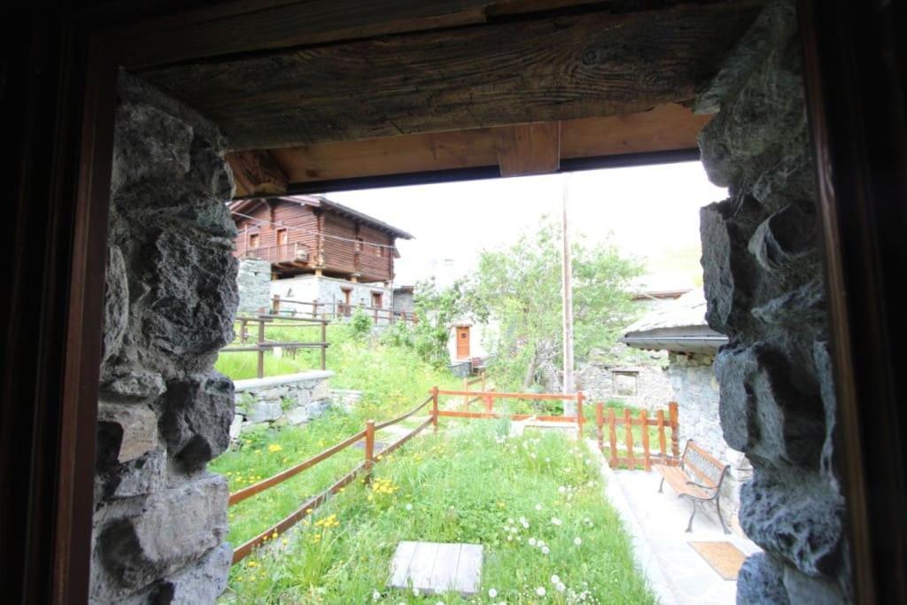 Spectacular mountain hideaway photo 2